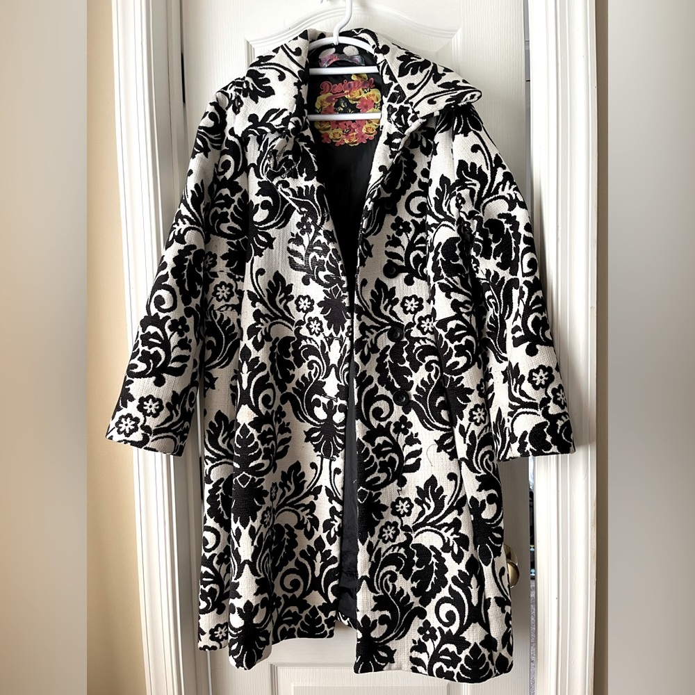 Desigual black and white coat